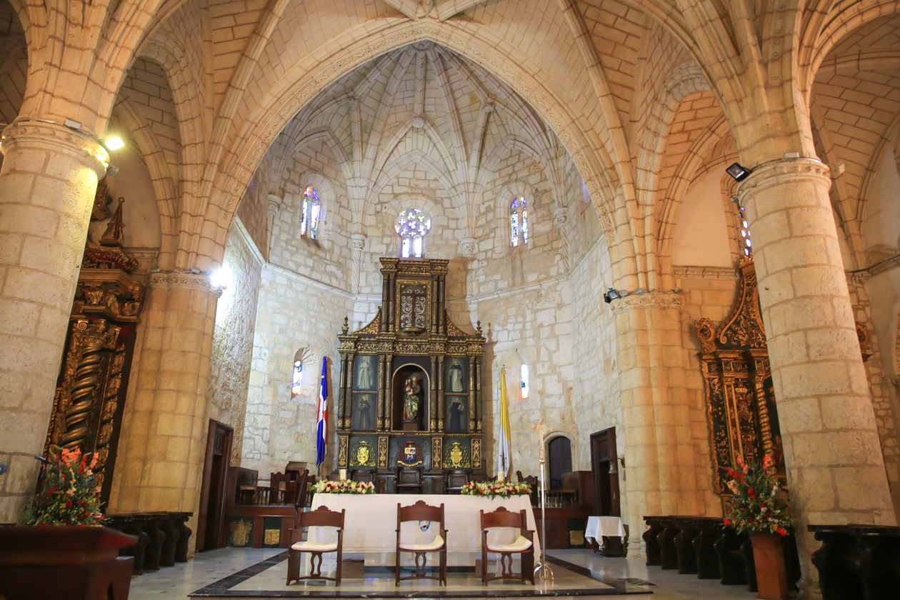 santodomingo-1430-kathedraal-binnen