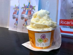 macadamia en gember ijs