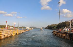 de sluis uit