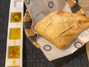 het warme luchtige brood met de 3 soorten zout