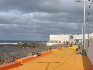 zonnebaden bij Charco de San Lorenzo