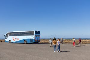 bus met toeristen
