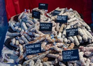 worstjes op de Exotische Markt