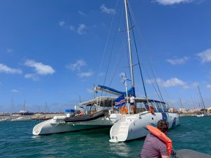 13:30 uur - naar de catamaran