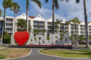 de 'I love Aruba'-letters