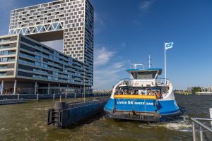 met de veerboot naar Noord
