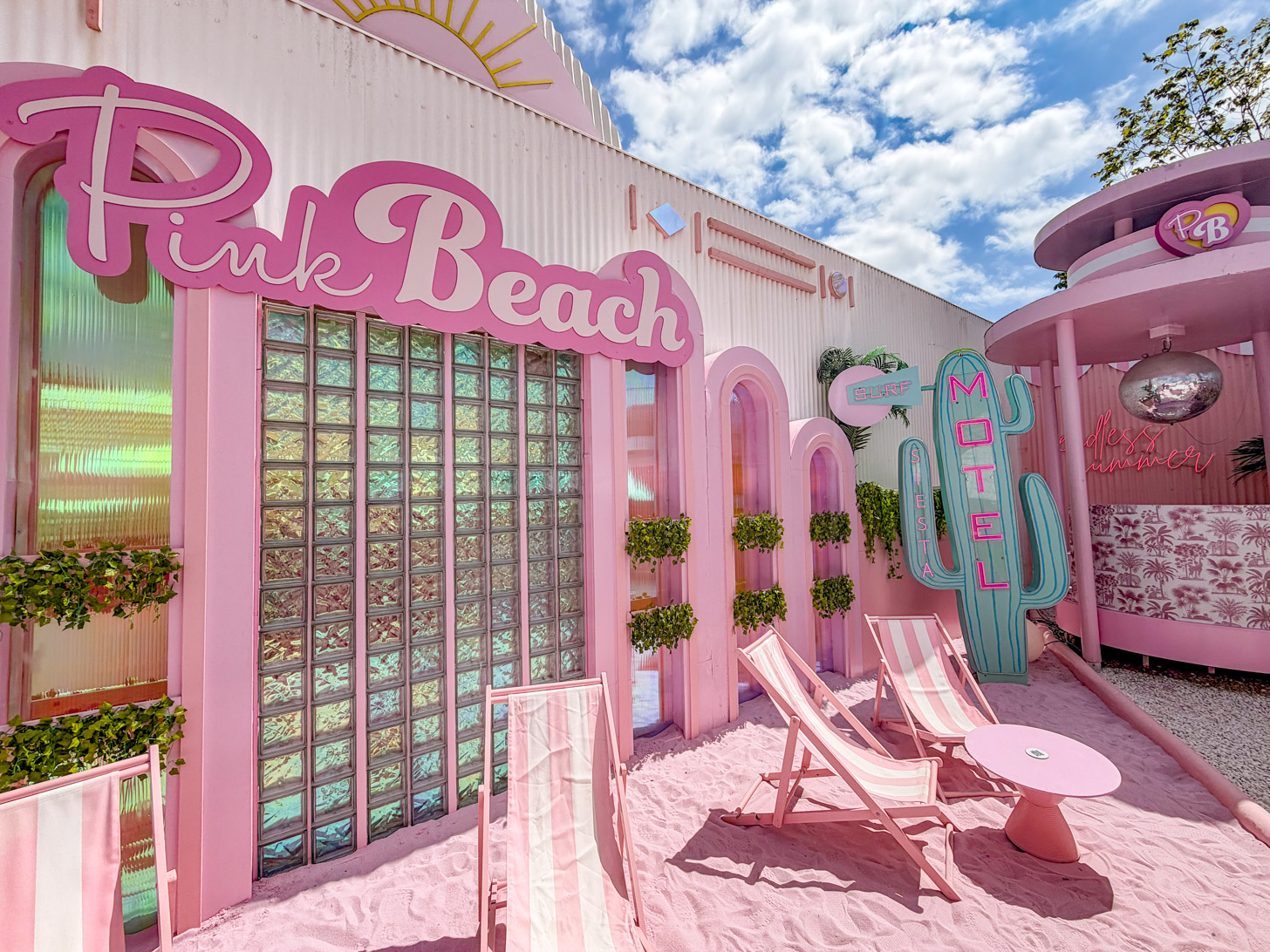12:50 uur - Pink Beach