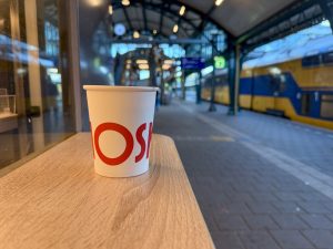 bij de kiosk koffie te halen